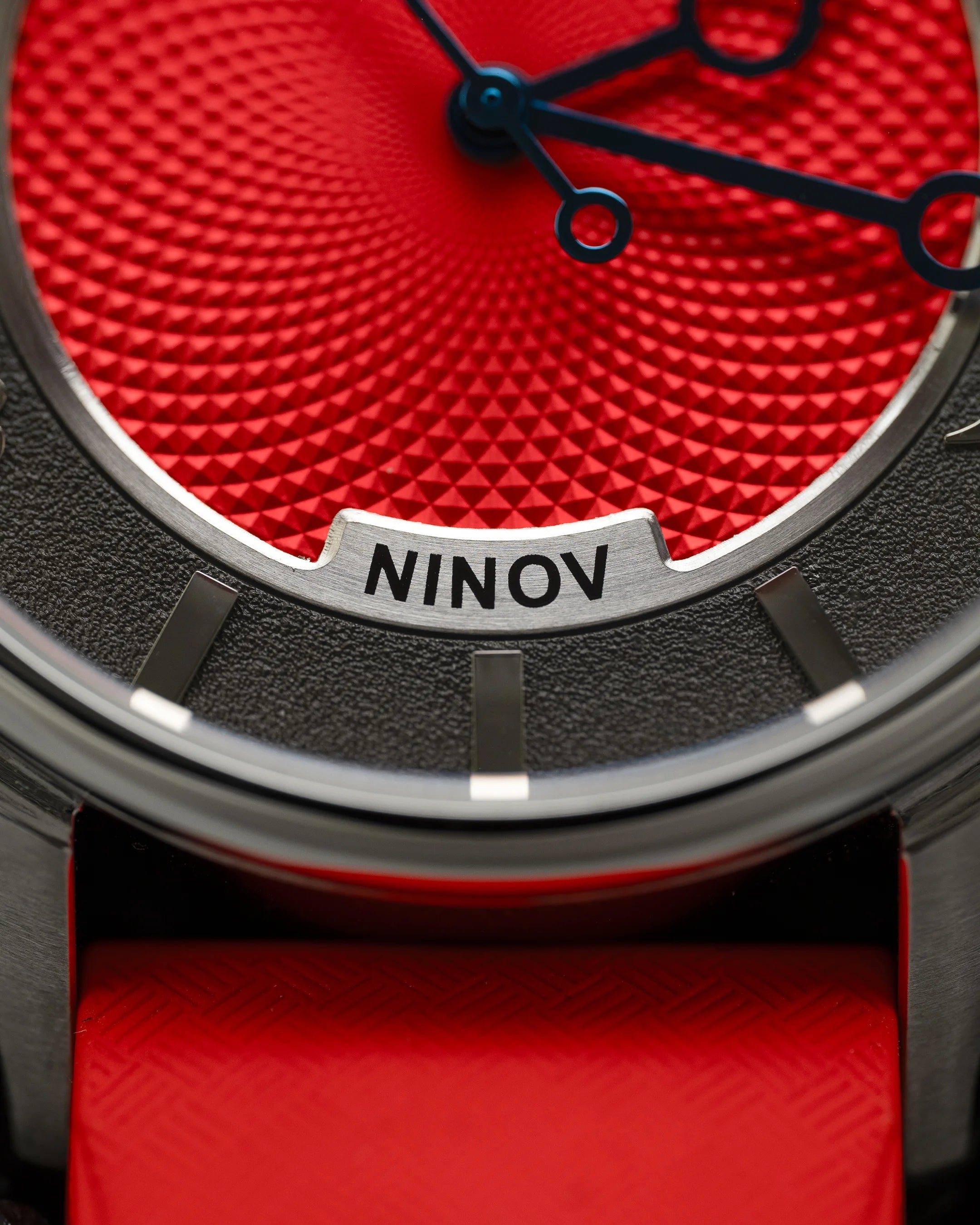 Ninov NV01 Red