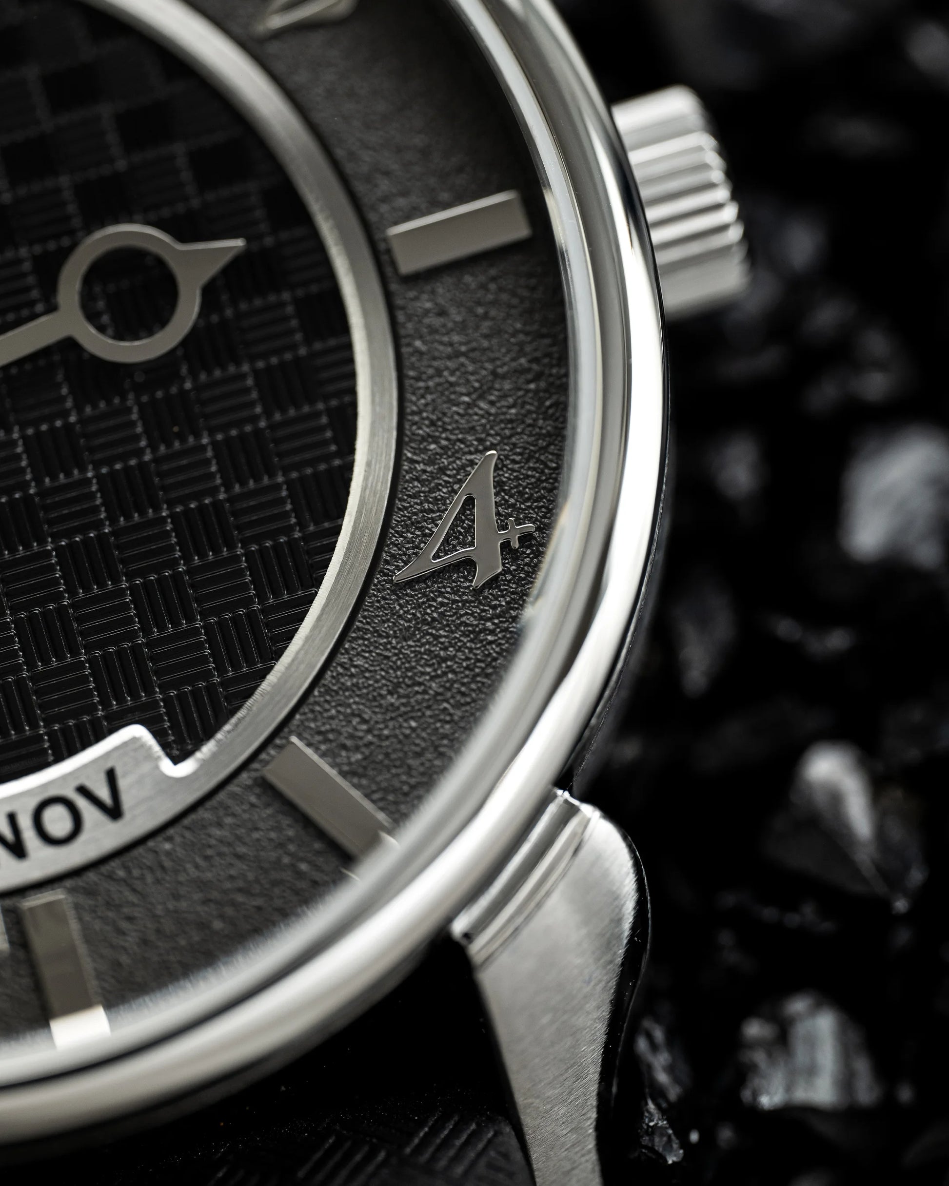 Ninov NV02 Black