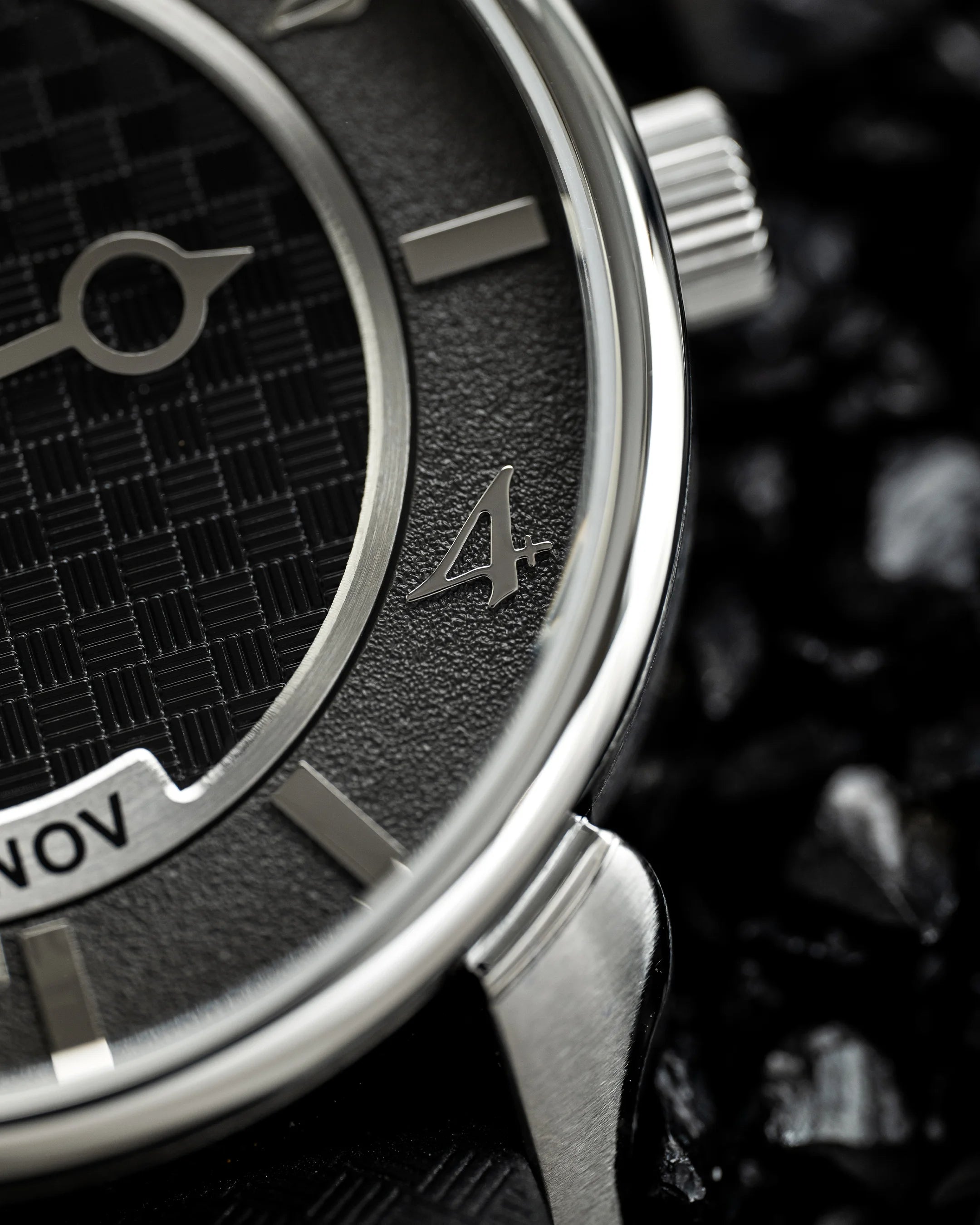Ninov NV02 Black