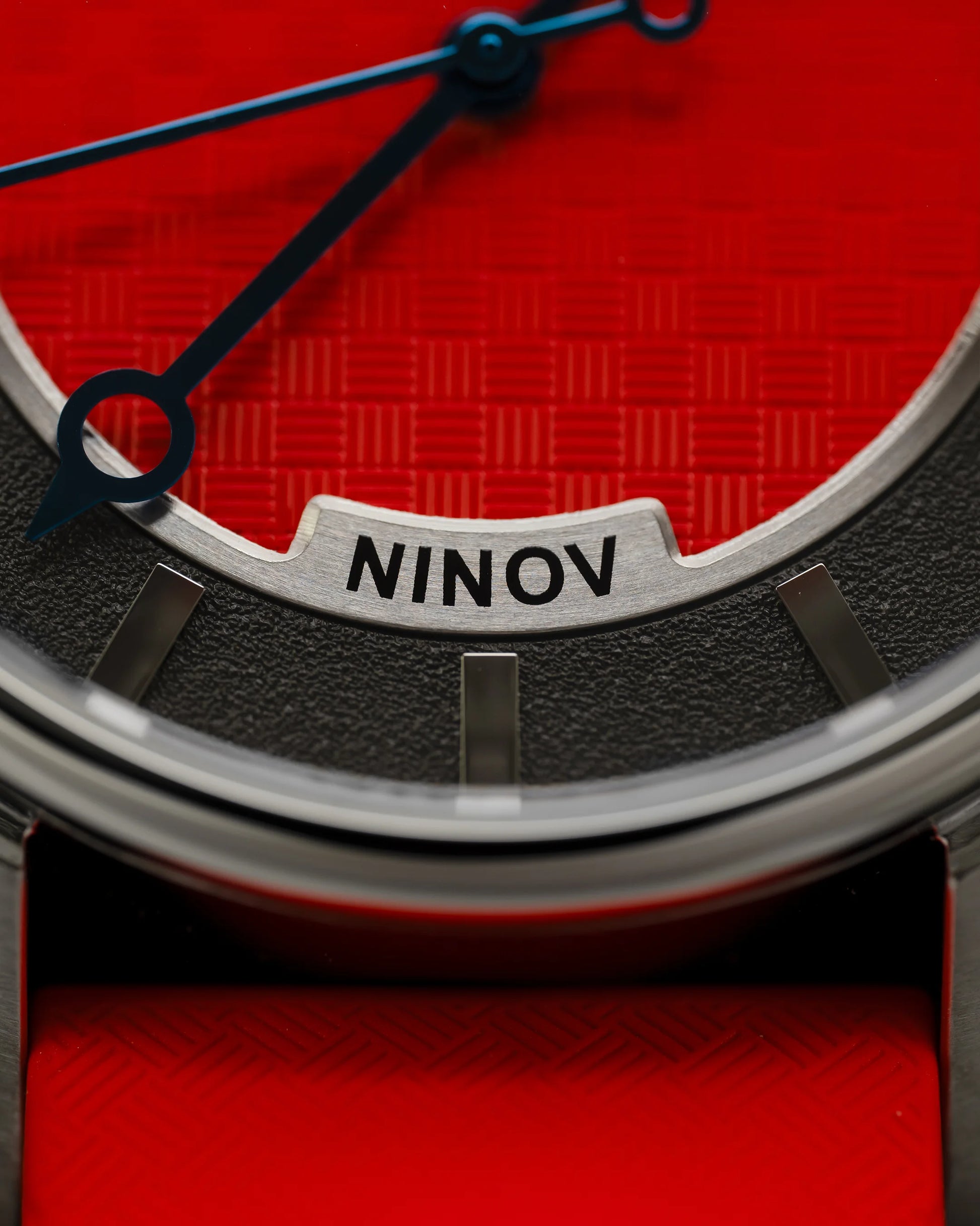 Ninov NV02 Red