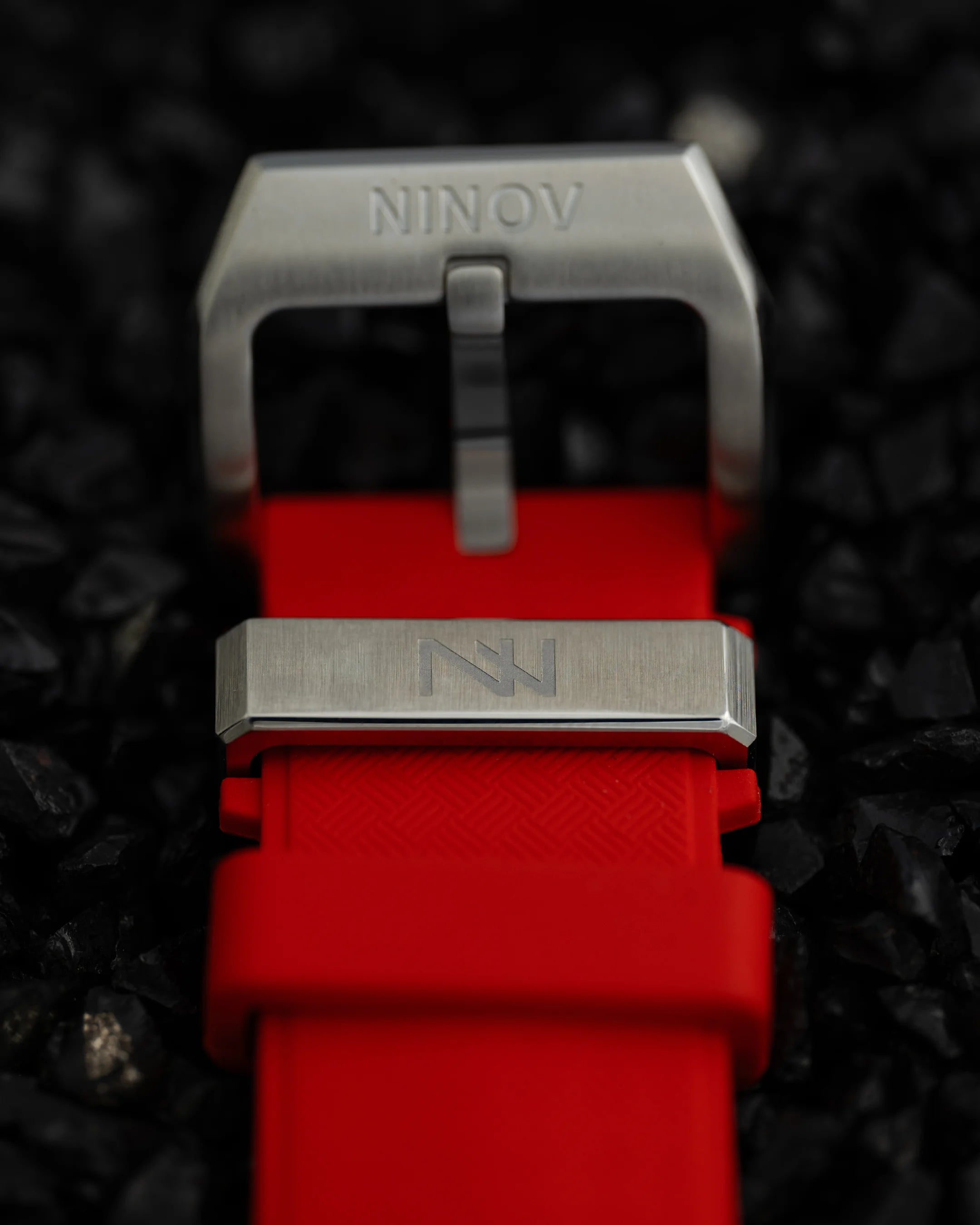 Ninov NV02 Red