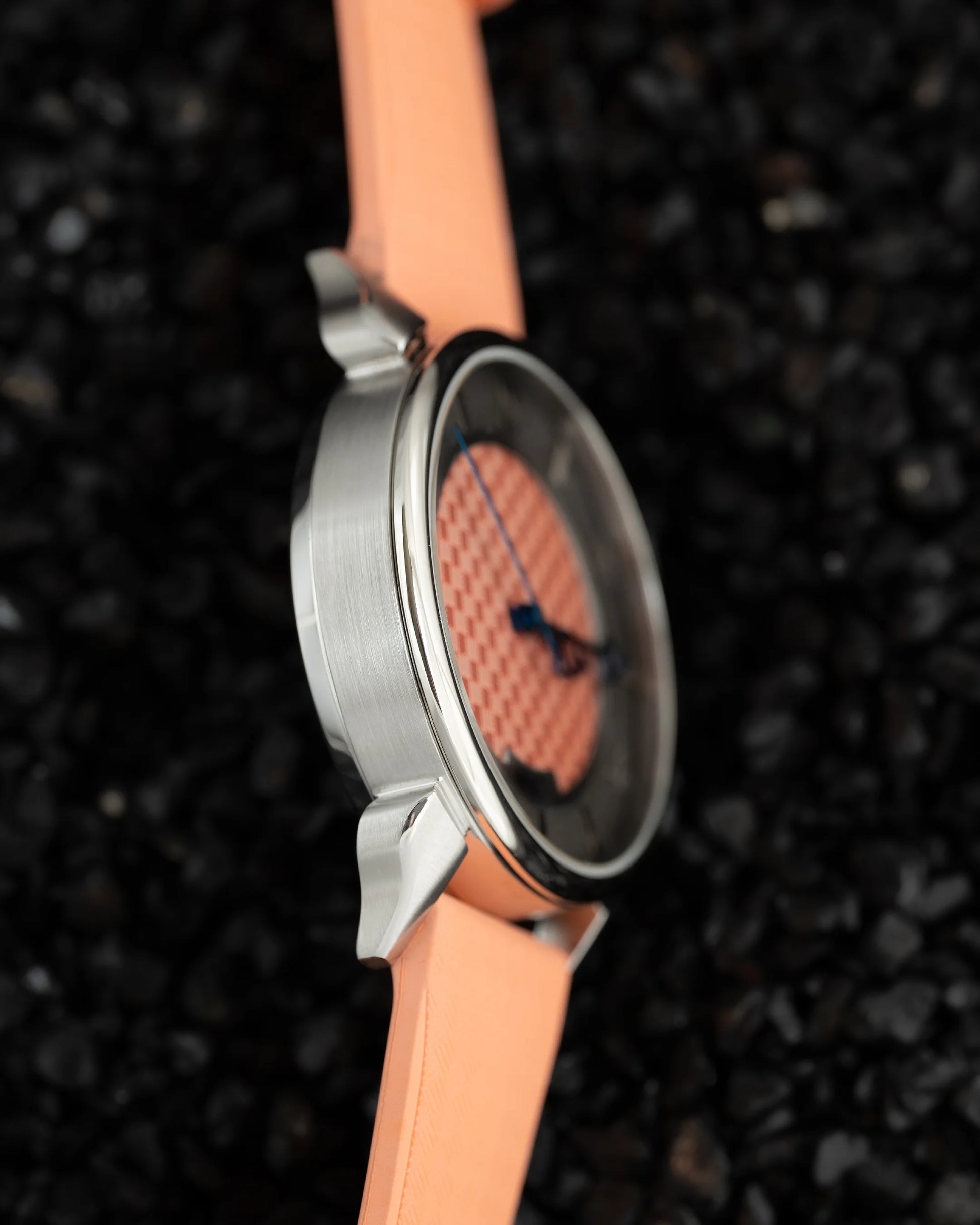 Ninov NV02 Salmon