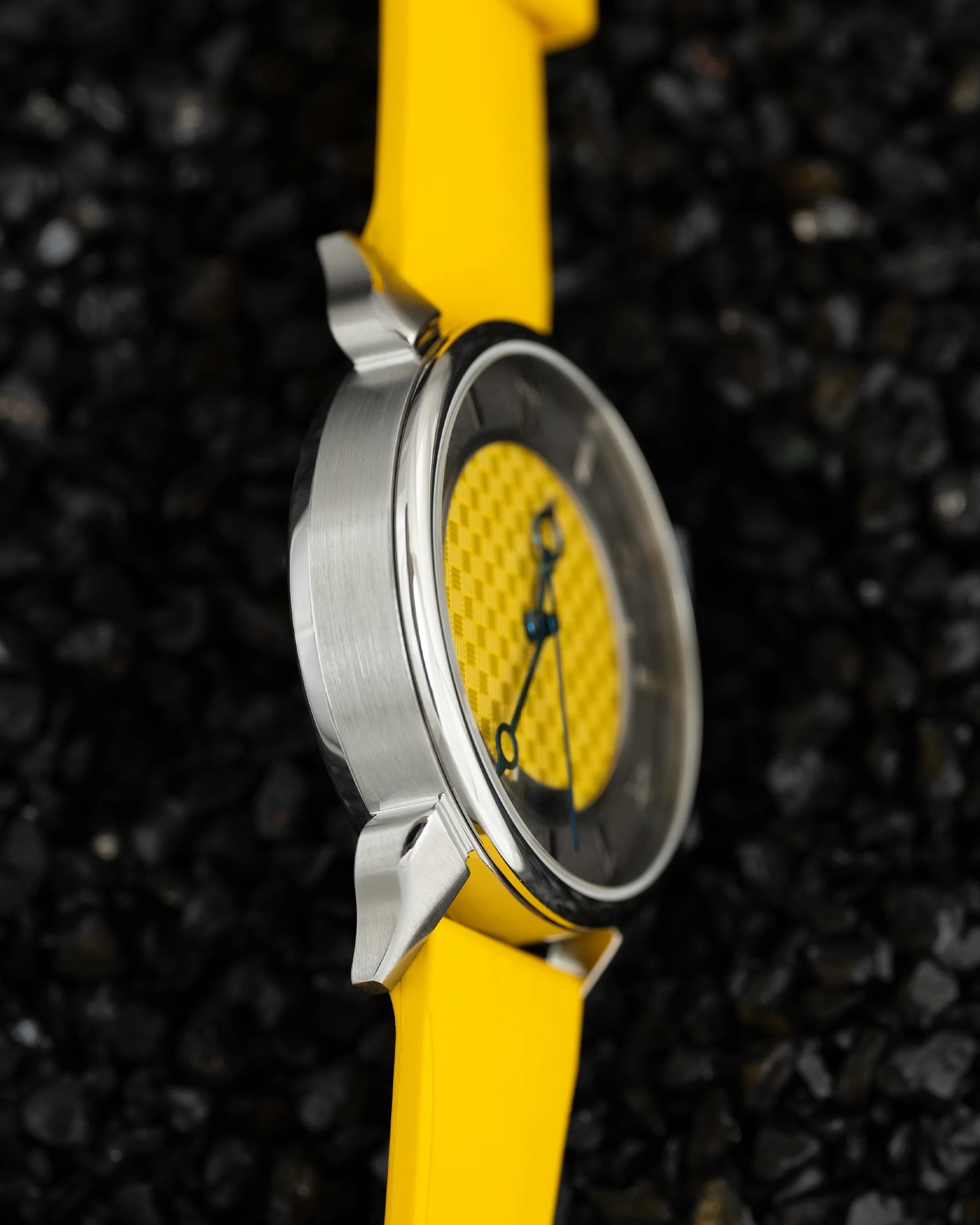 Ninov NV02 Yellow