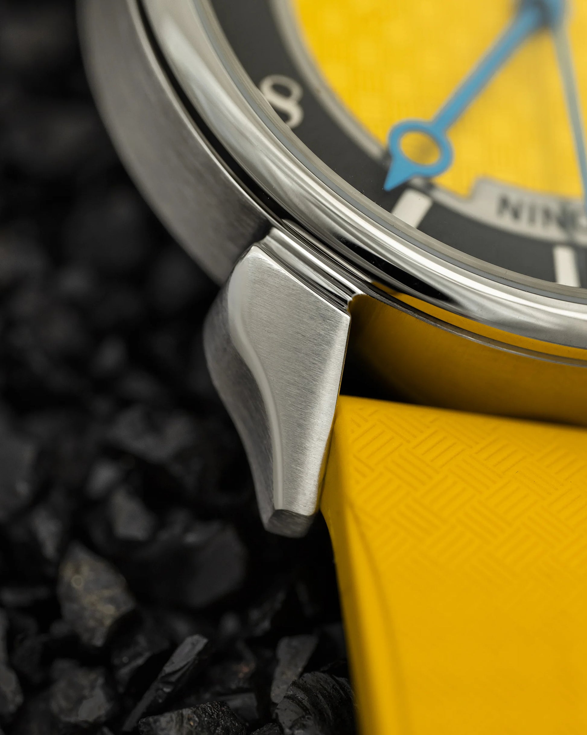 Ninov NV02 Yellow